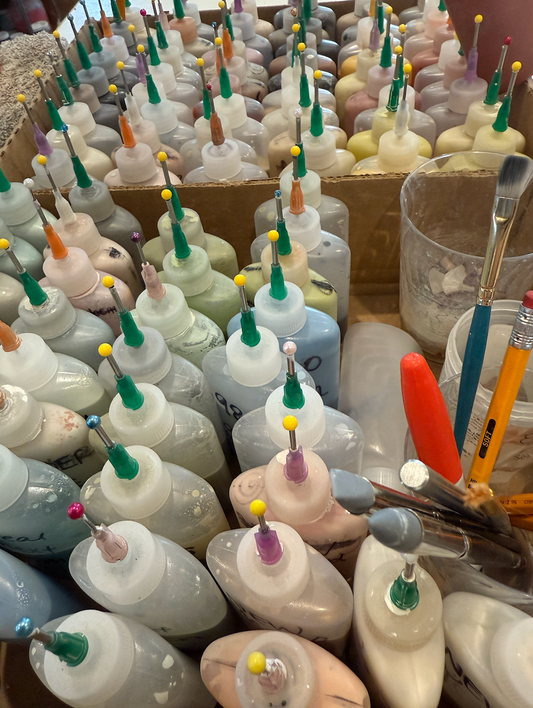 10/9 9:30am: Glaze a 12" Mural - Sunflower Vase
